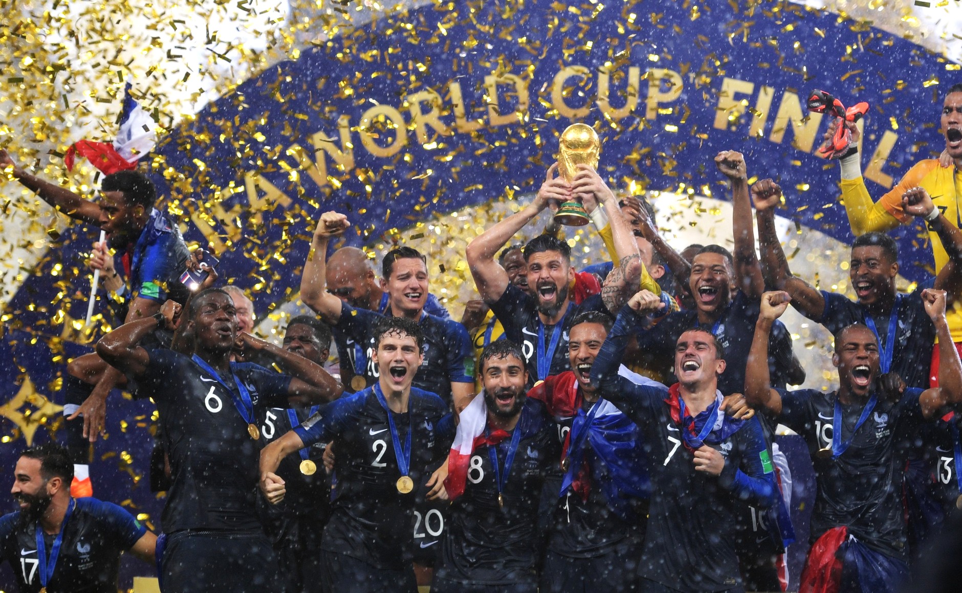 L'Équipe de France soulève la Coupe du Monde 2018 en Russie